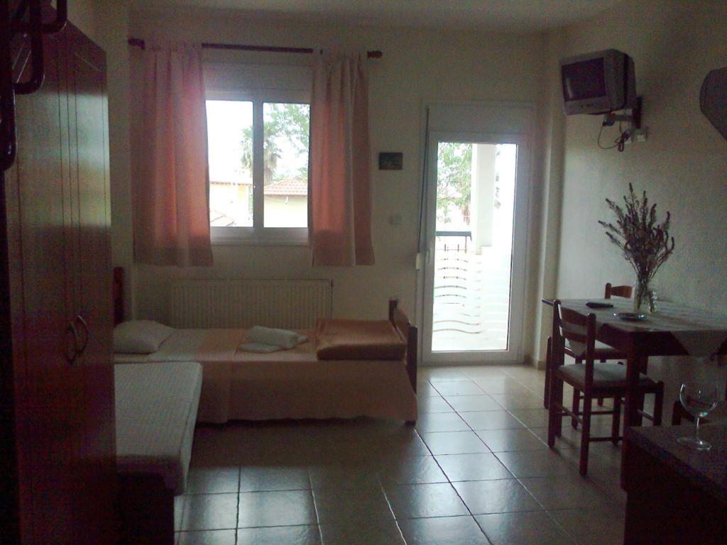 Phyllis Maisonettes Kallithea  Bilik gambar